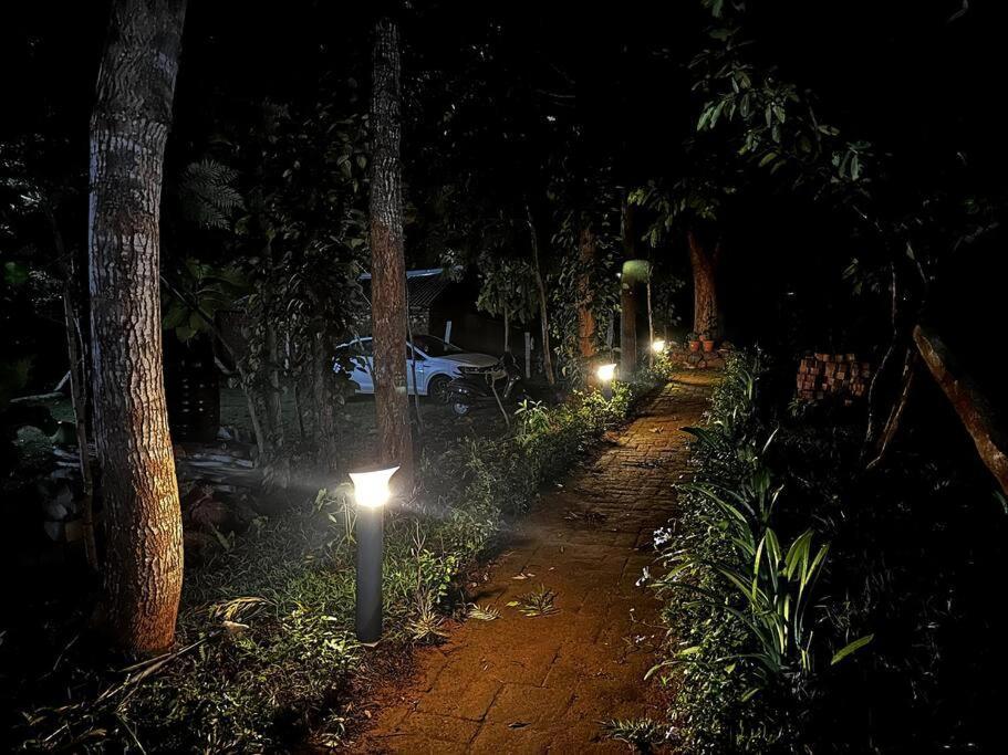 Serenity Farm Stay Hampāpura Exterior photo